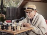 IRVIN YALOM – STARING AT THE SUN